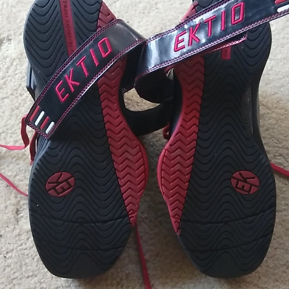 Ekito Basketball shoes